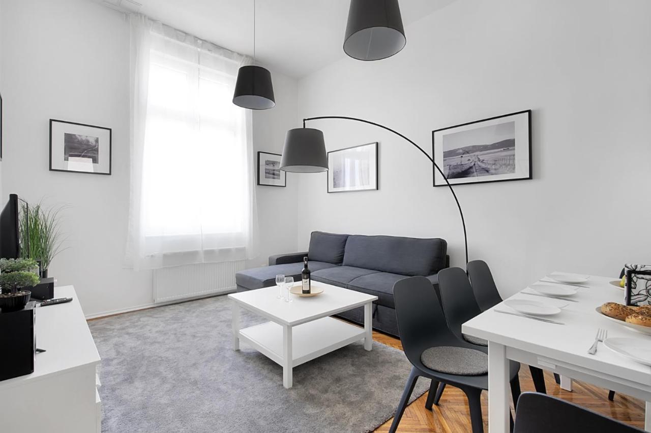 Bpr Cosmos Design Suite With A/C Budapest Extérieur photo