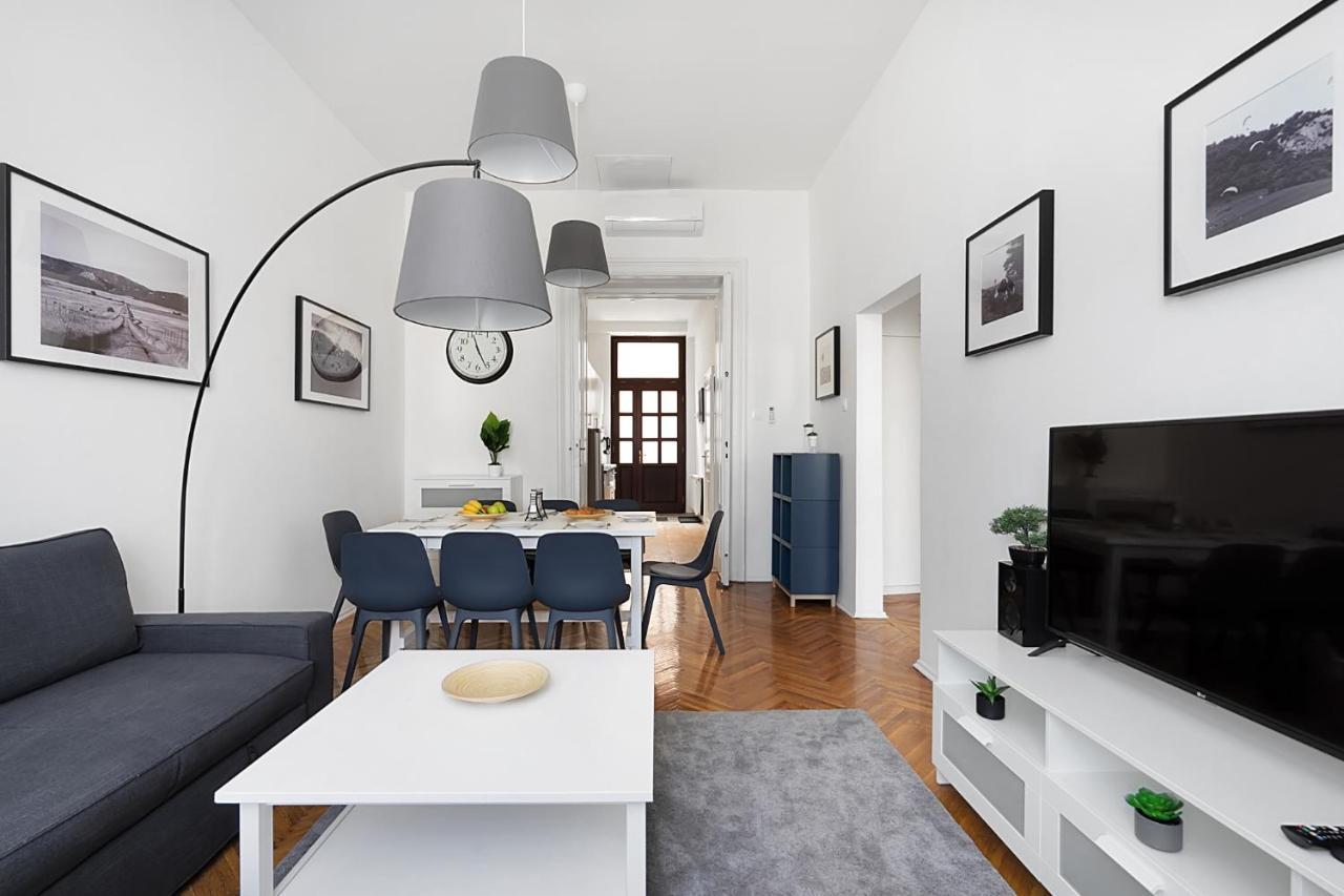 Bpr Cosmos Design Suite With A/C Budapest Extérieur photo