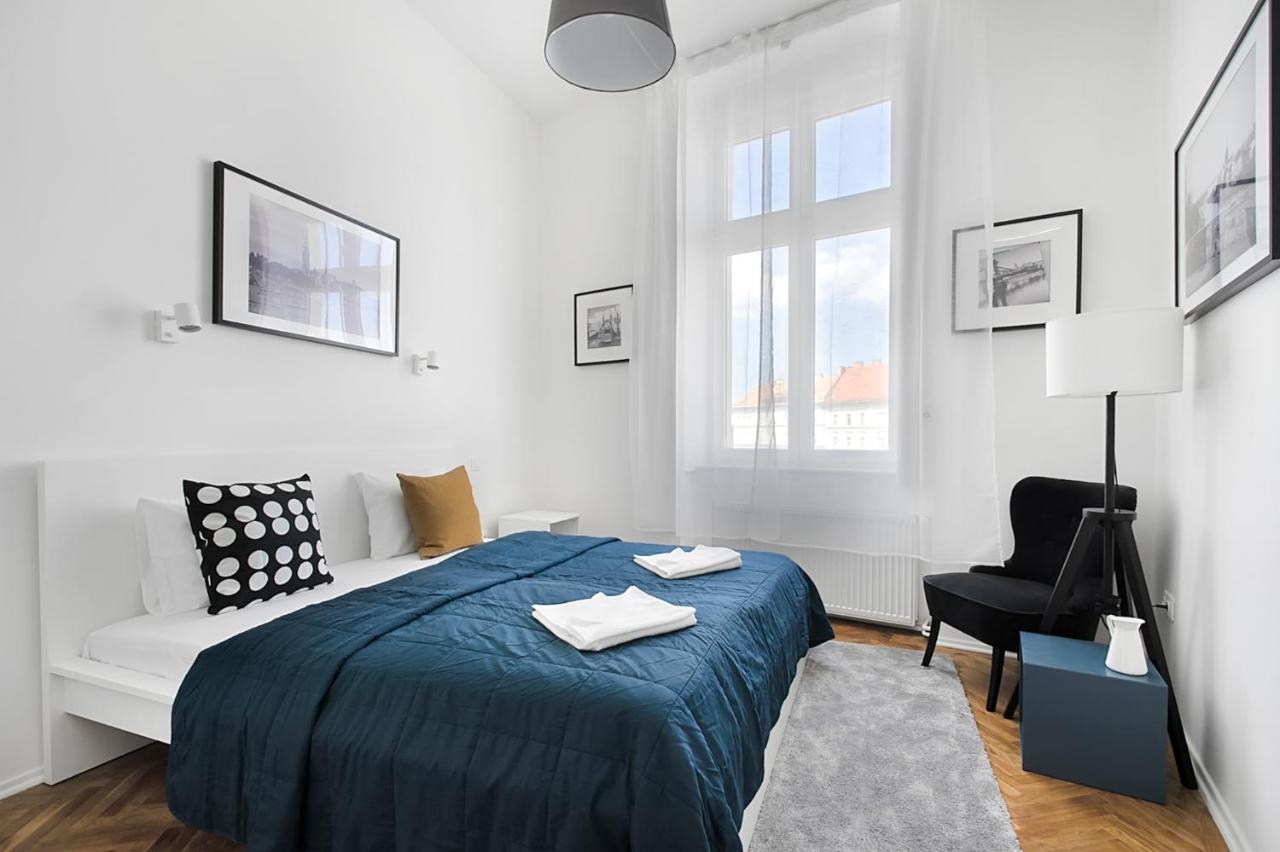 Bpr Cosmos Design Suite With A/C Budapest Extérieur photo