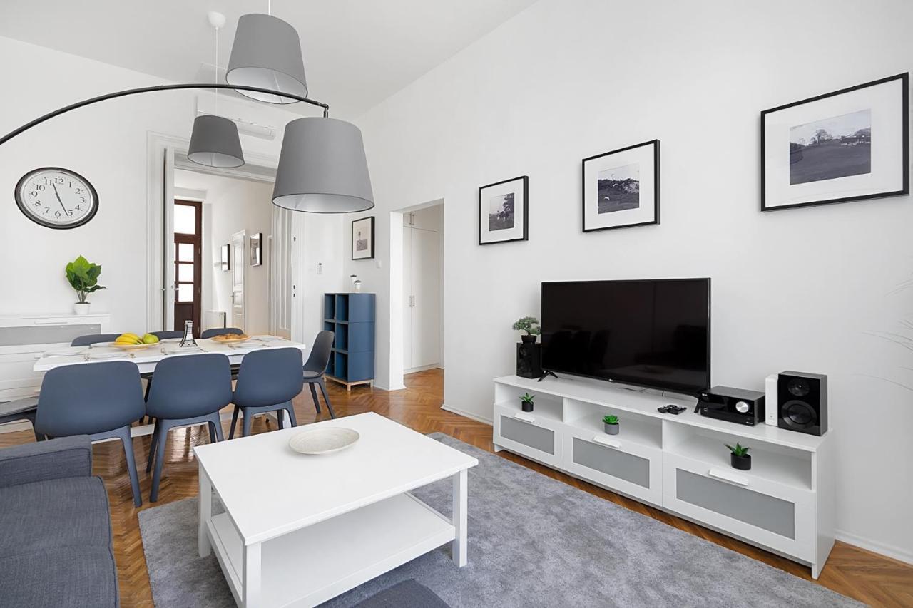 Bpr Cosmos Design Suite With A/C Budapest Extérieur photo
