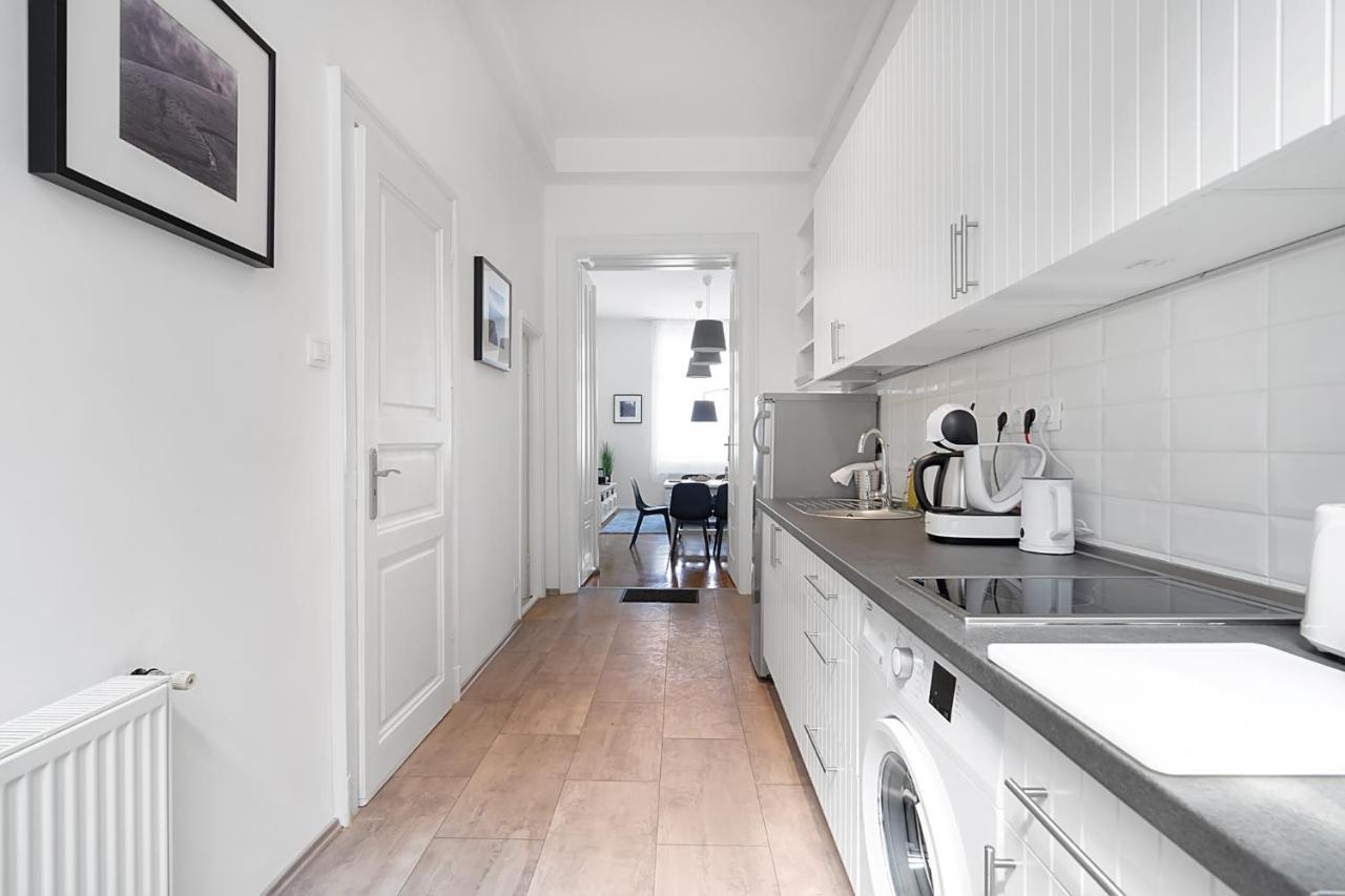 Bpr Cosmos Design Suite With A/C Budapest Extérieur photo