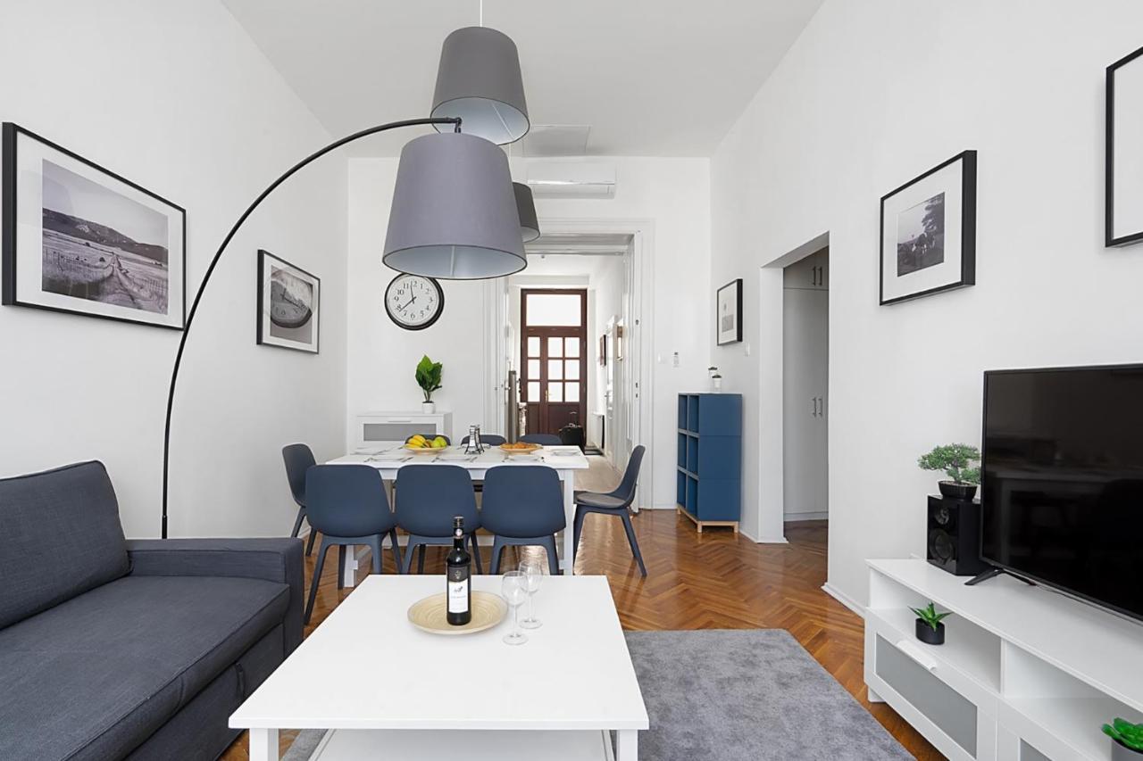 Bpr Cosmos Design Suite With A/C Budapest Extérieur photo